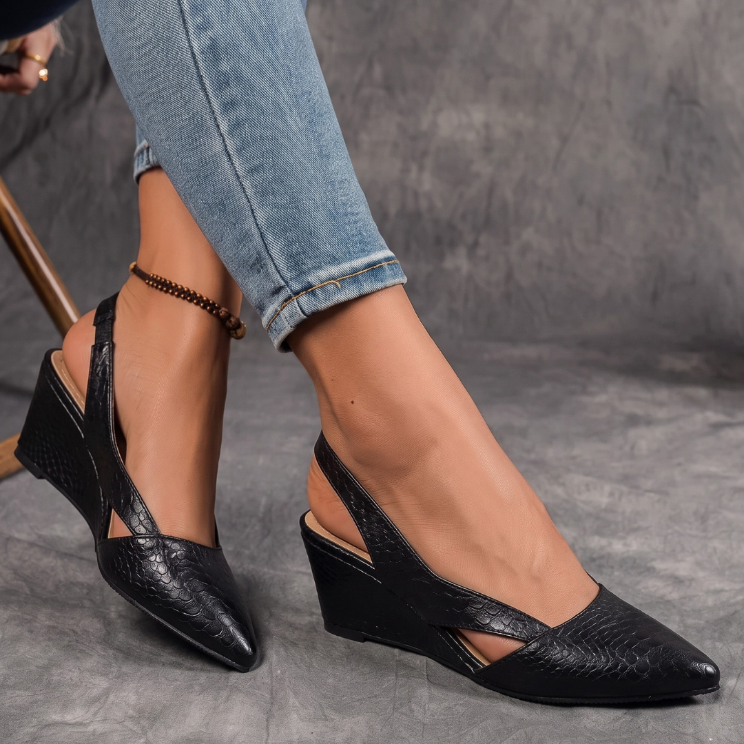 The Viviana Point Flat