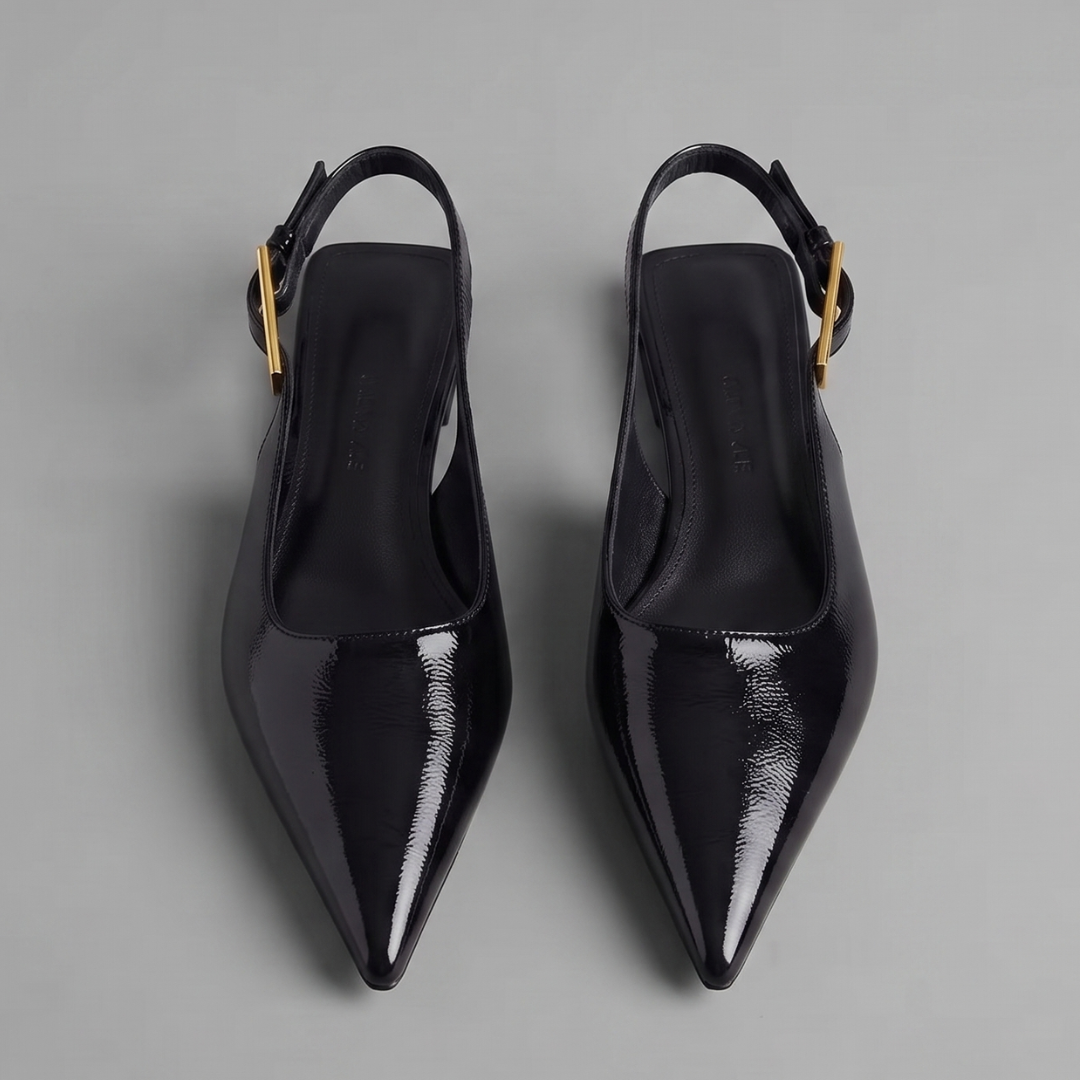 The Alessandra Pointed Pump