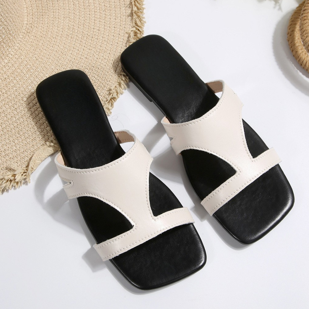 The Etta Flat Sandals