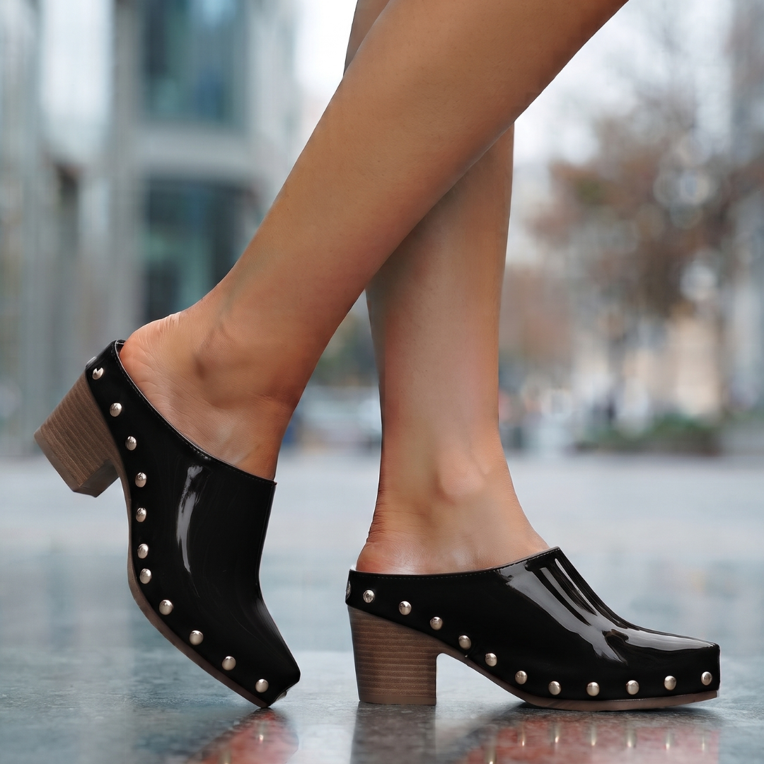 The Dakota Stud Mule