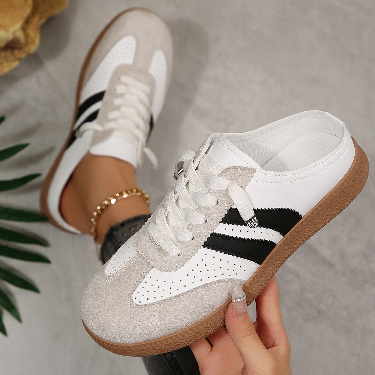 Emma Court Mule Sneakers
