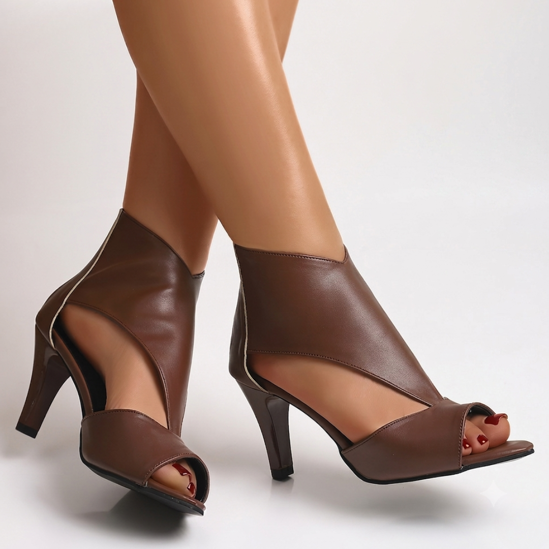 The Evelyn Cutout Heel